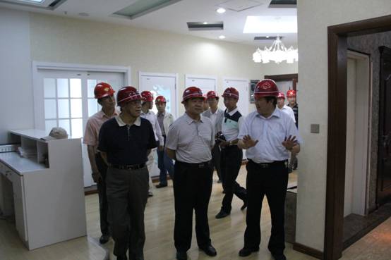 青海省經(jīng)濟(jì)委員會(huì)黨組書(shū)記、主任，省國(guó)資委  黨委副書(shū)記、副主任吳海昆實(shí)地考察物產(chǎn)集團(tuán)重點(diǎn)項(xiàng)目