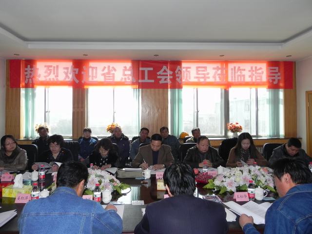 深入車間班組、&ldquo;零距離&rdquo;接觸職工、體驗職工生活、傾聽職工心聲